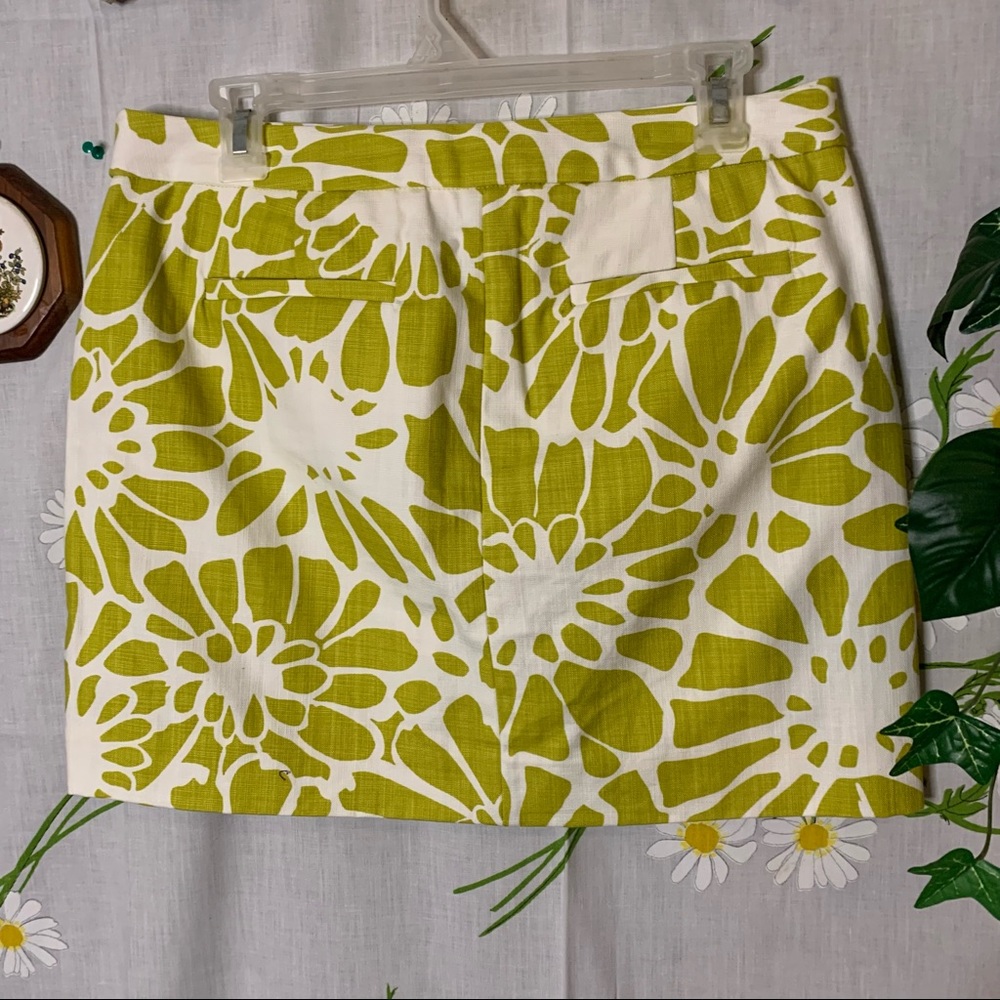 J crew chartreuse green white floral mini skirt - Picture 5 of 6